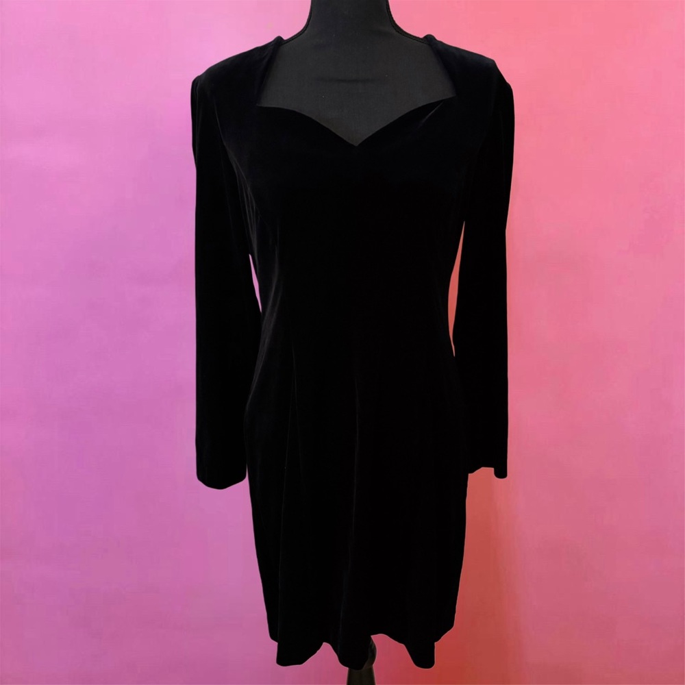 Vintage 80s Jessica Howard Black Velour Velvet Sweetheart Neckline Dress 12P